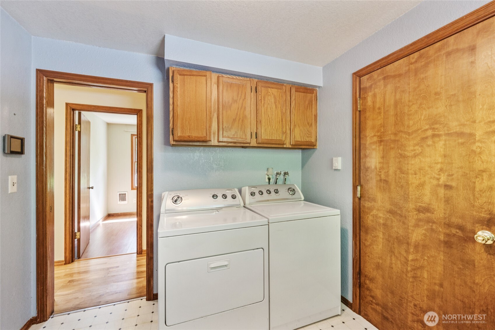 2216 Newberg Road Snohomish, WA 98290 - Photo 23 of 32 a utility room with dryer and washer
