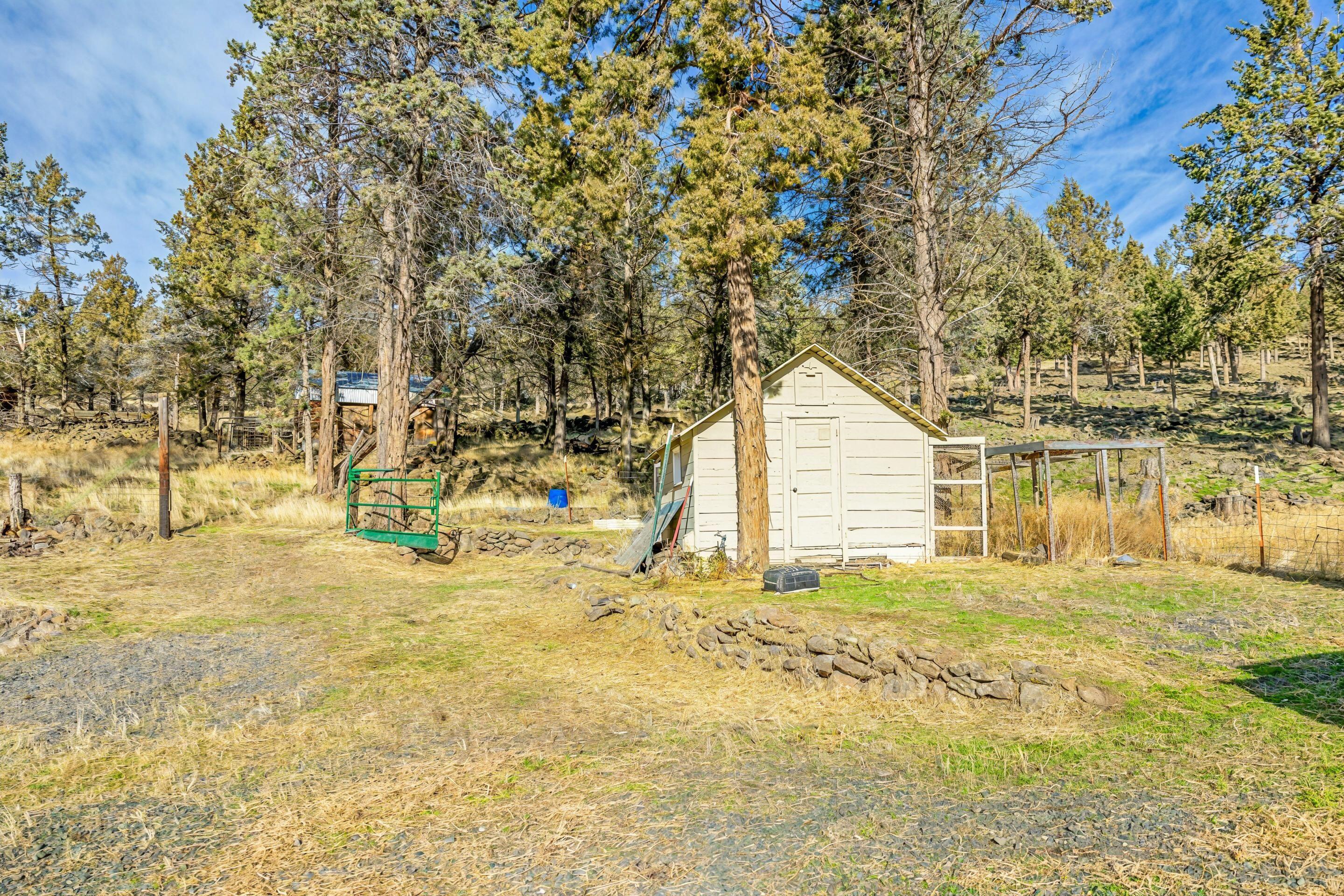 19223 North Poe Valley Road Klamath Falls, OR 97603 - Photo 8 of 40 8