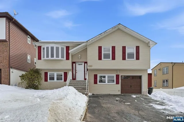 $575,000 | 261 Revere Avenue, Union, NJ 07083