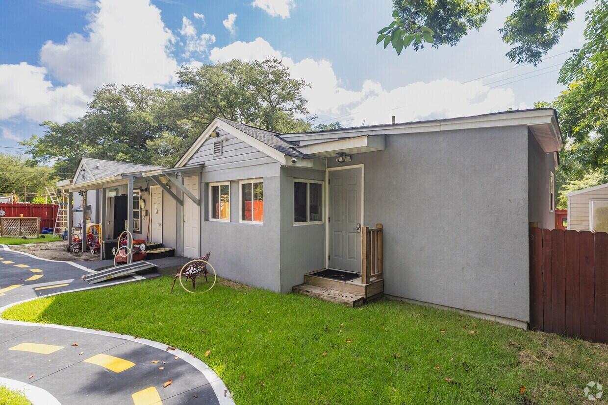 24 Sycamore Avenue Charleston, SC 29407 - Photo 3 of 21 attachment (25)