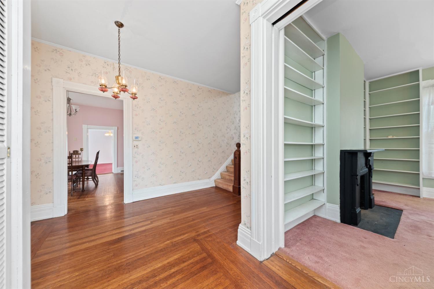 325 Reily Road Wyoming, OH 45215 - Photo 13 of 44