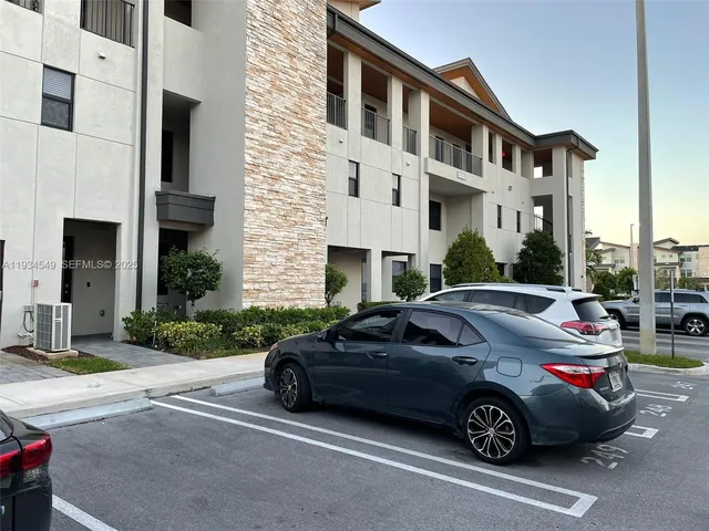$3,200 | 10443 Northwest 82nd Street, Unit 4, Doral, FL 33178