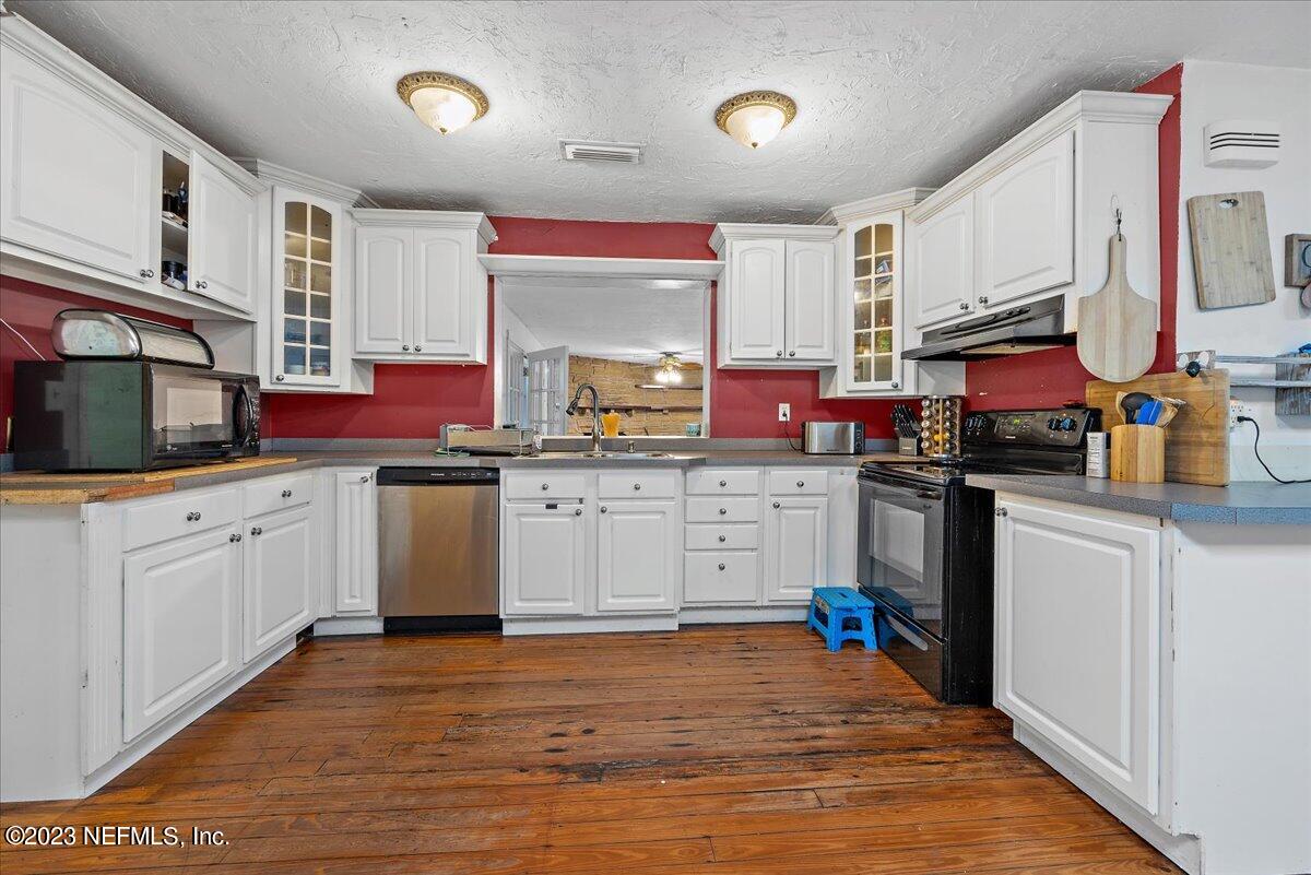 12116 Old Plank Road Jacksonville, FL 32220 - Photo 8 of 36 07-Kitchen