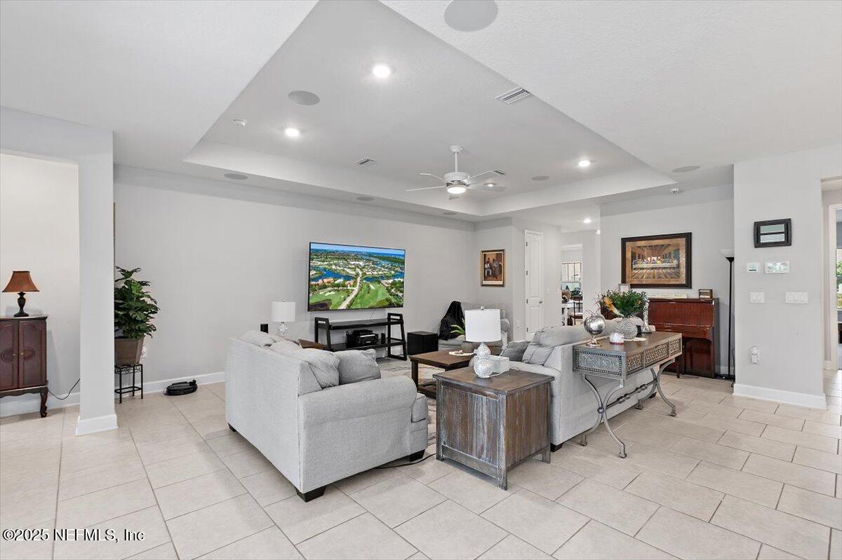 116 Clarendon Road St. Johns, FL 32259 - Photo 8 of 35 08-Living Room