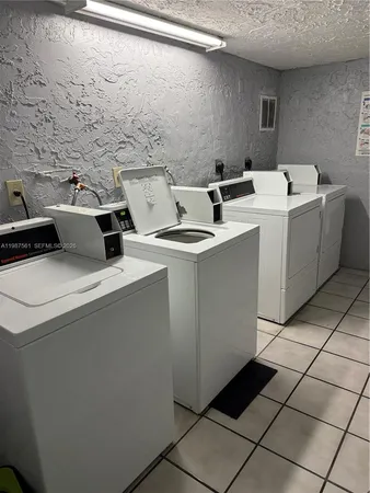 $1,950 | 5755 West 20th Avenue, Unit 201, Hialeah, FL 33012