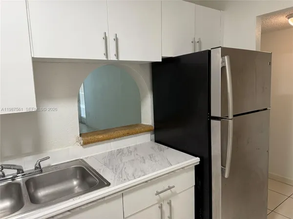 $1,950 | 5755 West 20th Avenue, Unit 201, Hialeah, FL 33012