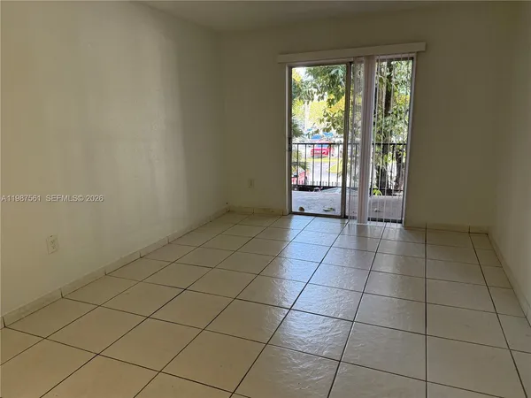 $1,950 | 5755 West 20th Avenue, Unit 201, Hialeah, FL 33012