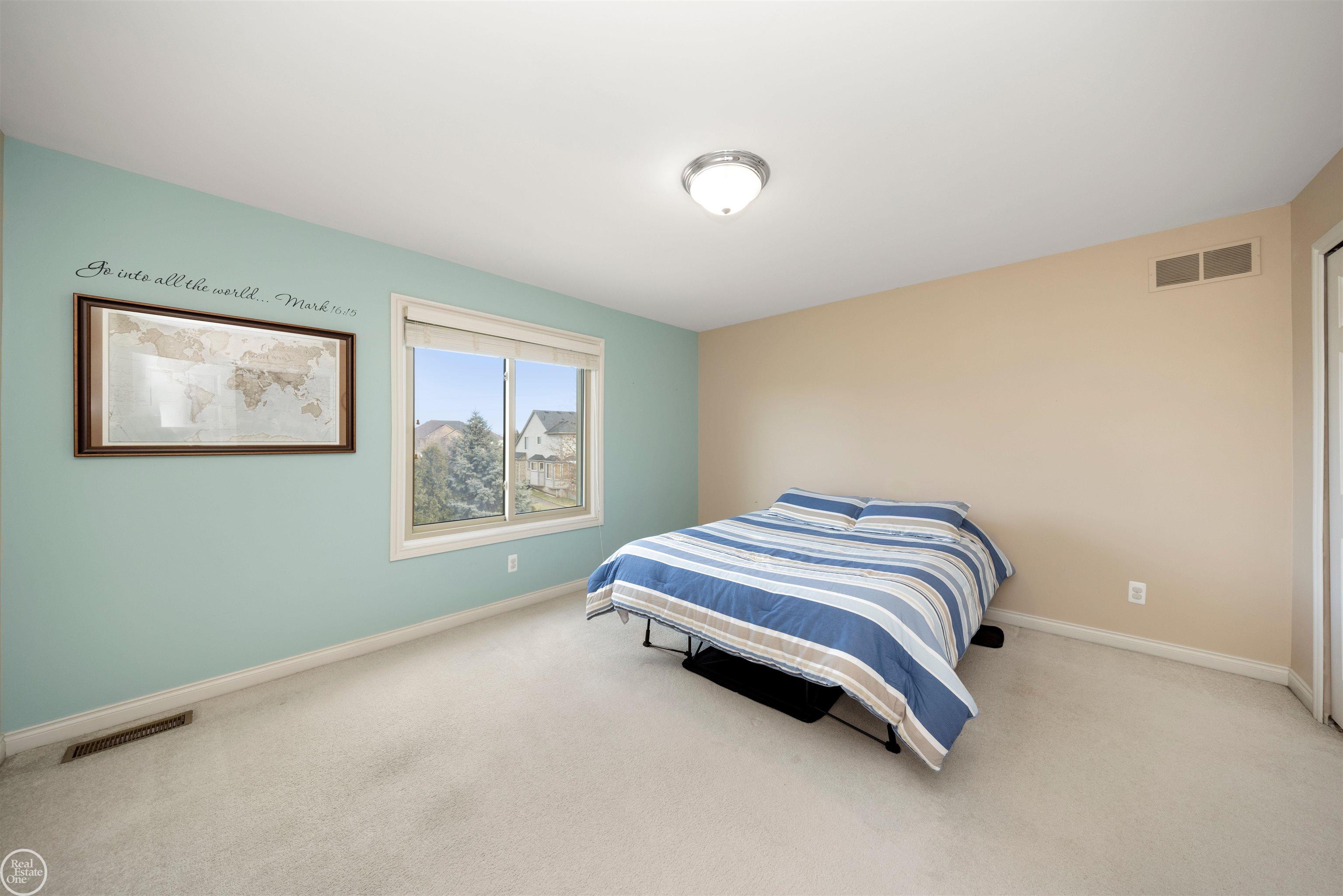 50442 Nesting Ridge Drive Macomb, MI 48044 - Photo 32 of 54 50168039-1b864daa-110c-4a65-8b05-7272e0881ba9.JPG