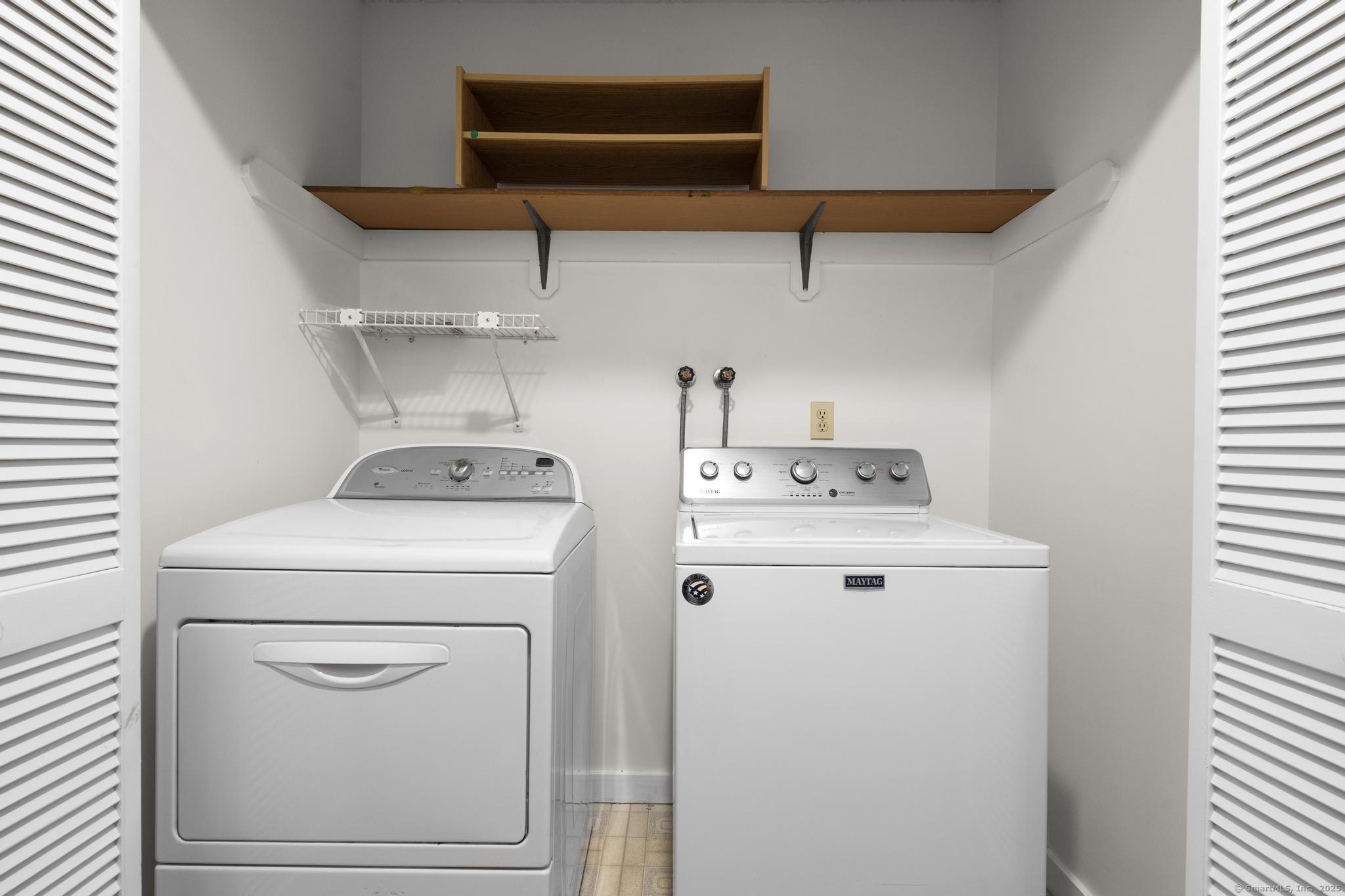 98 Crown Ridge Newington, CT 06111 - Photo 20 of 37 a utility room with dryer and washer