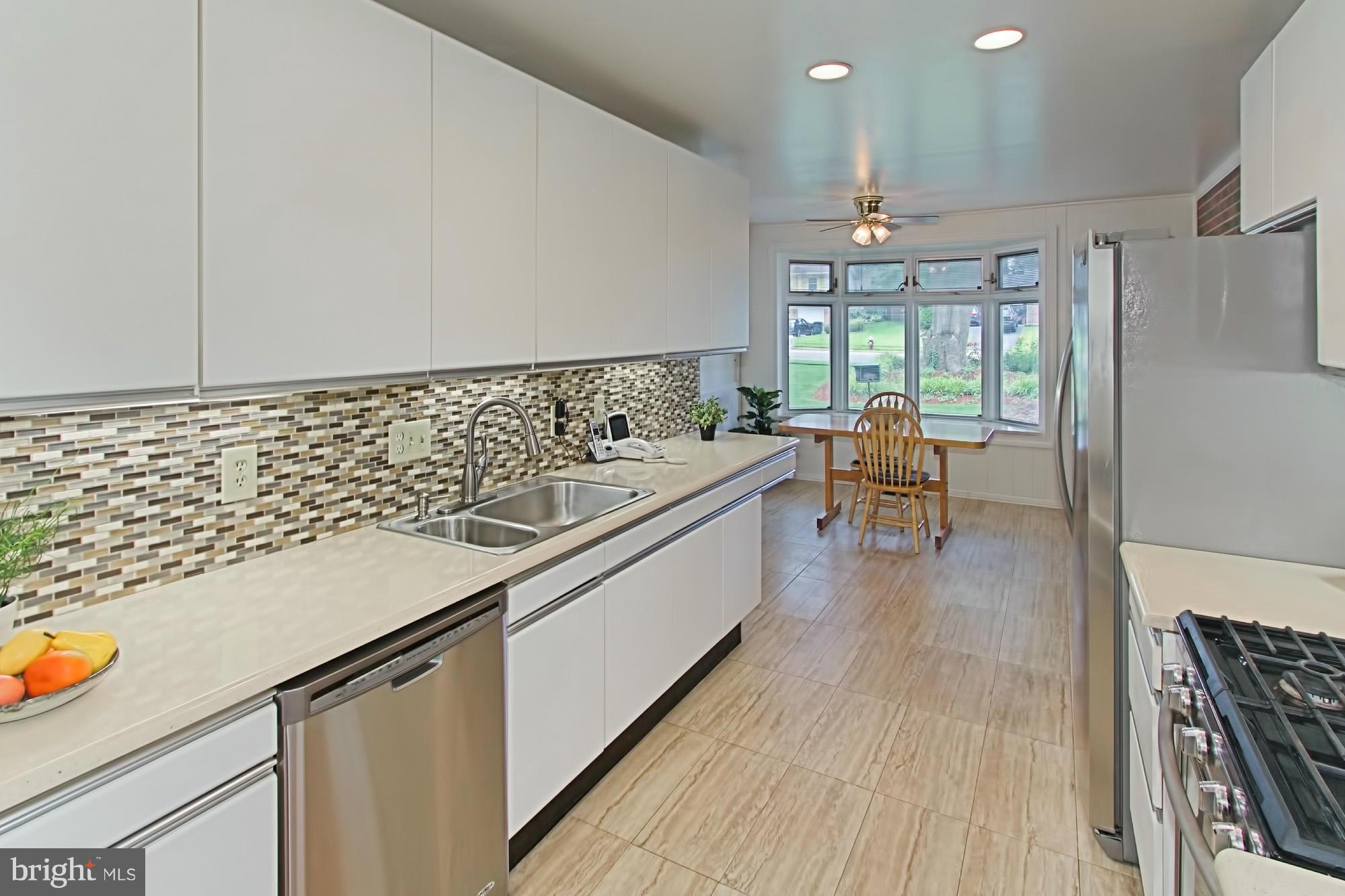 8132 Greeley Boulevard Springfield, VA 22152 - Photo 3 of 30 Kitchen