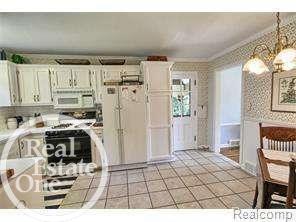 961 Trombley Road Grosse Pointe Park, MI 48230 - Photo 8 of 31