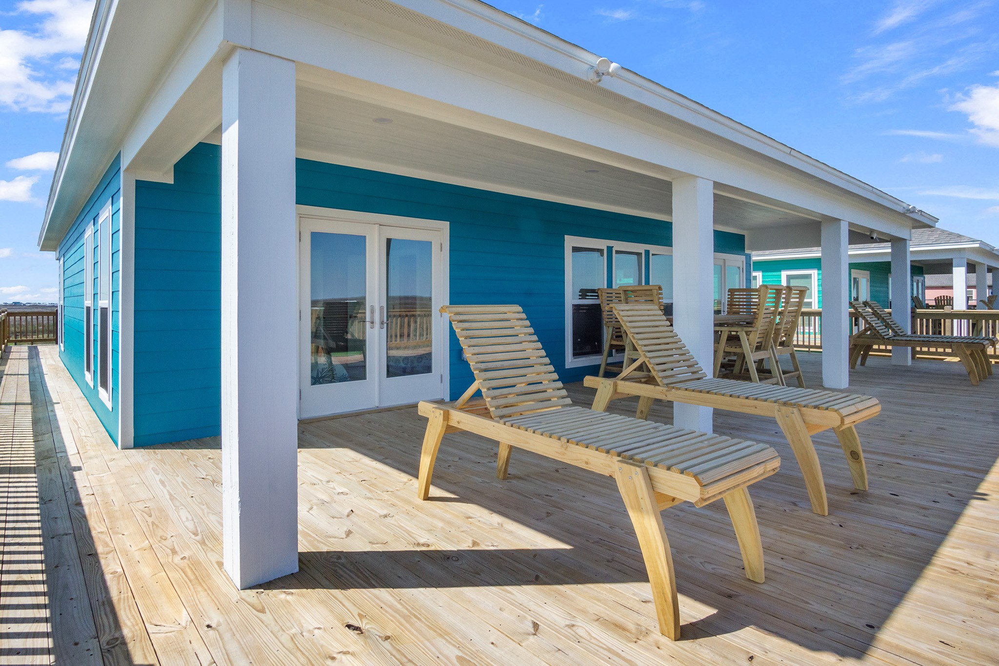 a view of a very nice looking living room with furniture