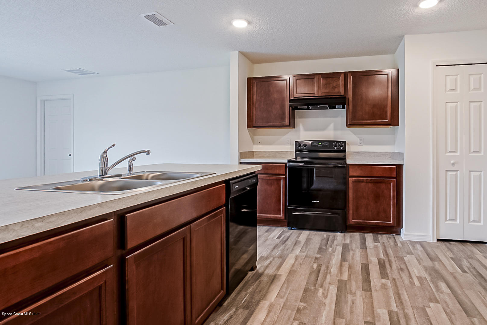 479 Oakmon Road Southwest Palm Bay, FL 32908 - Photo 3 of 22 ROYAL (3)