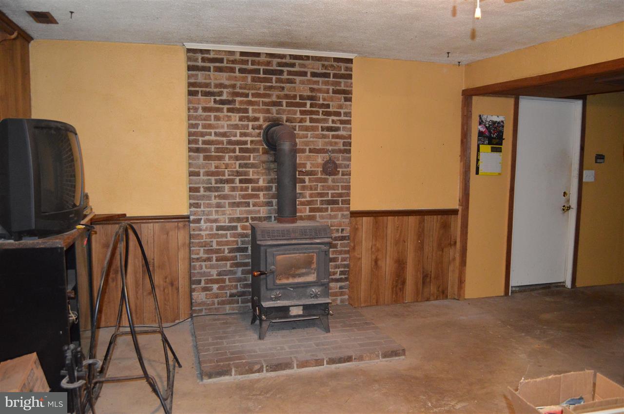 7501 Hickory Road Stewartstown, PA 17363 - Photo 6 of 25 Gallery Image 6