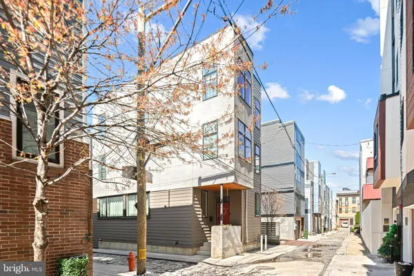 $3,600 | 842 North Leithgow Street, Philadelphia, PA 19123
