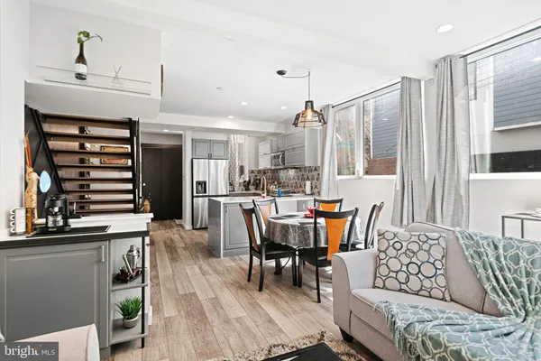 $3,600 | 842 North Leithgow Street, Philadelphia, PA 19123