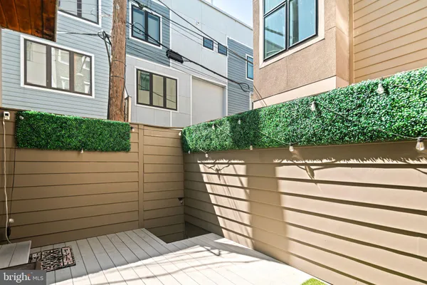 $3,600 | 842 North Leithgow Street, Philadelphia, PA 19123