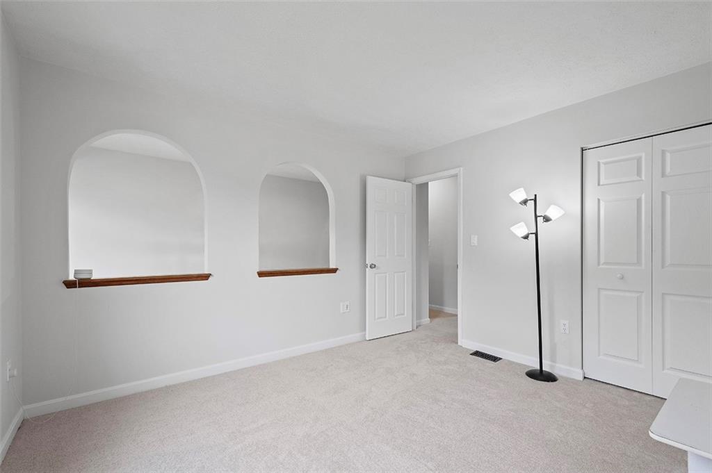 482 Shelbourne Drive Pittsburgh, PA 15239 - Photo 22 of 49 a view of an empty room