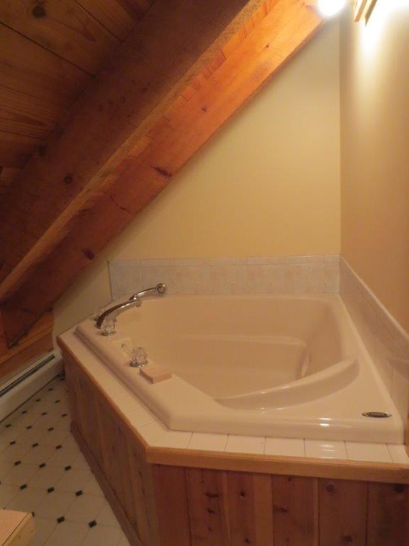 4 Barbs Hill Road Foster, RI 02825 - Photo 23 of 32 Full Bath