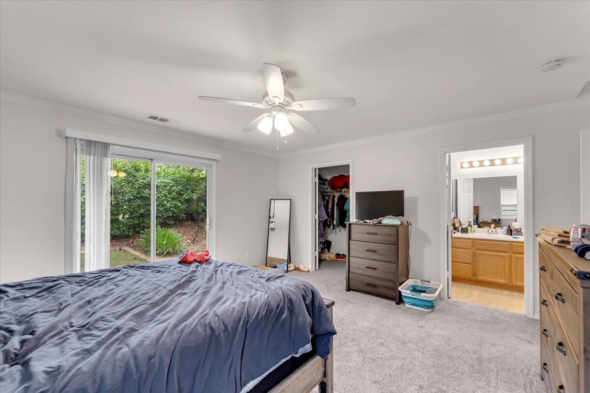 4597 Lynbrook Loop Redding, CA 96003 - Photo 15 of 36 Unit 1 - Primary suite - walk-in closet