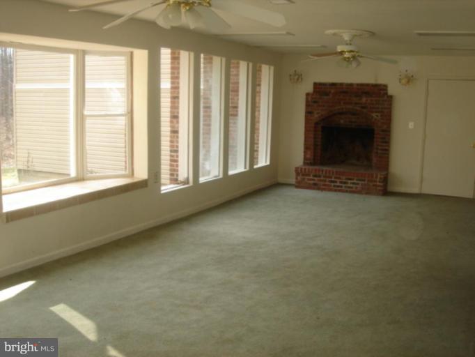 5905 Floral Park Road Brandywine, MD 20613 - Photo 3 of 18 Family Room
