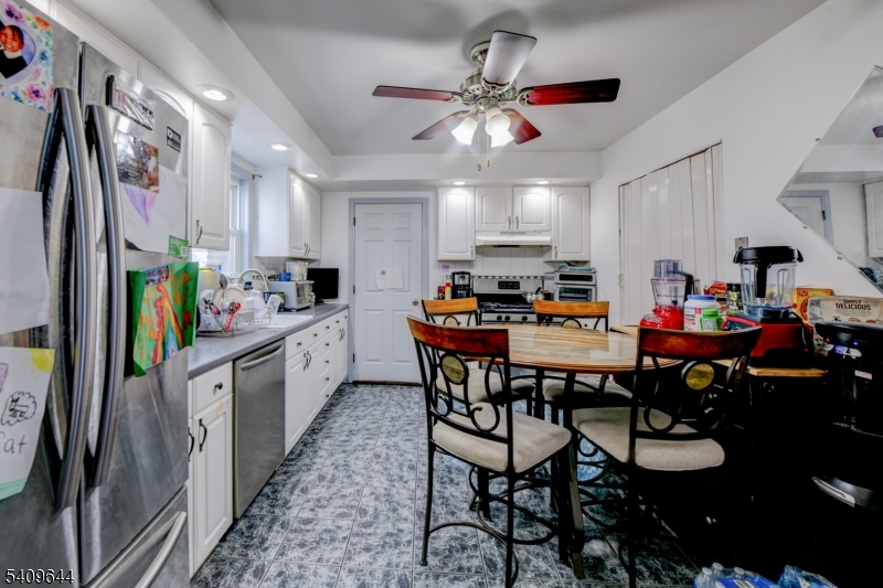 832 Dewey Street Union, NJ 07083 - Photo 14 of 26