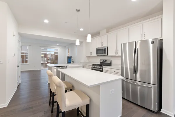 $3,200 | 4431 Monroe Court, Naperville, IL 60564