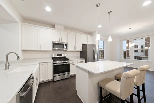 $3,200 | 4431 Monroe Court, Naperville, IL 60564