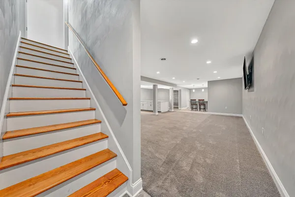 $625,000 | 6304 Roselawn Ct Drive, Roanoke, VA 24018