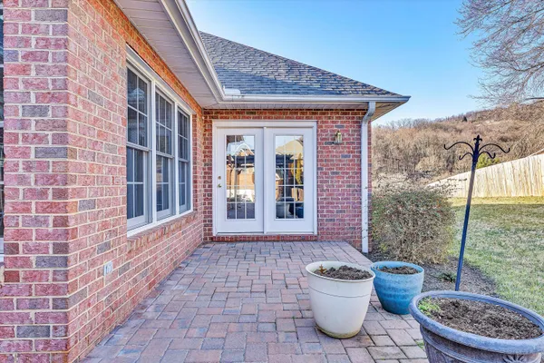 $625,000 | 6304 Roselawn Ct Drive, Roanoke, VA 24018