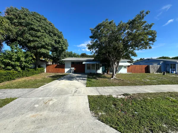 $2,800 | 2550 Northeast 7th Terrace, Pompano Beach, FL 33064
