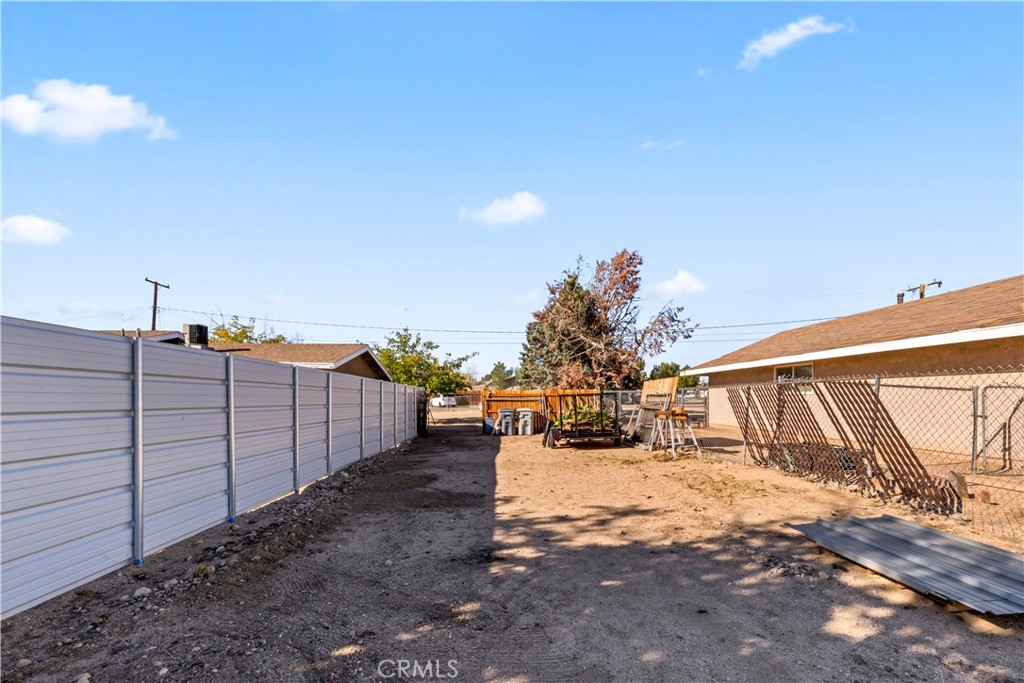 8755 Devon Avenue Hesperia, CA 92345 - Photo 33 of 45 a view of outdoor space and porch