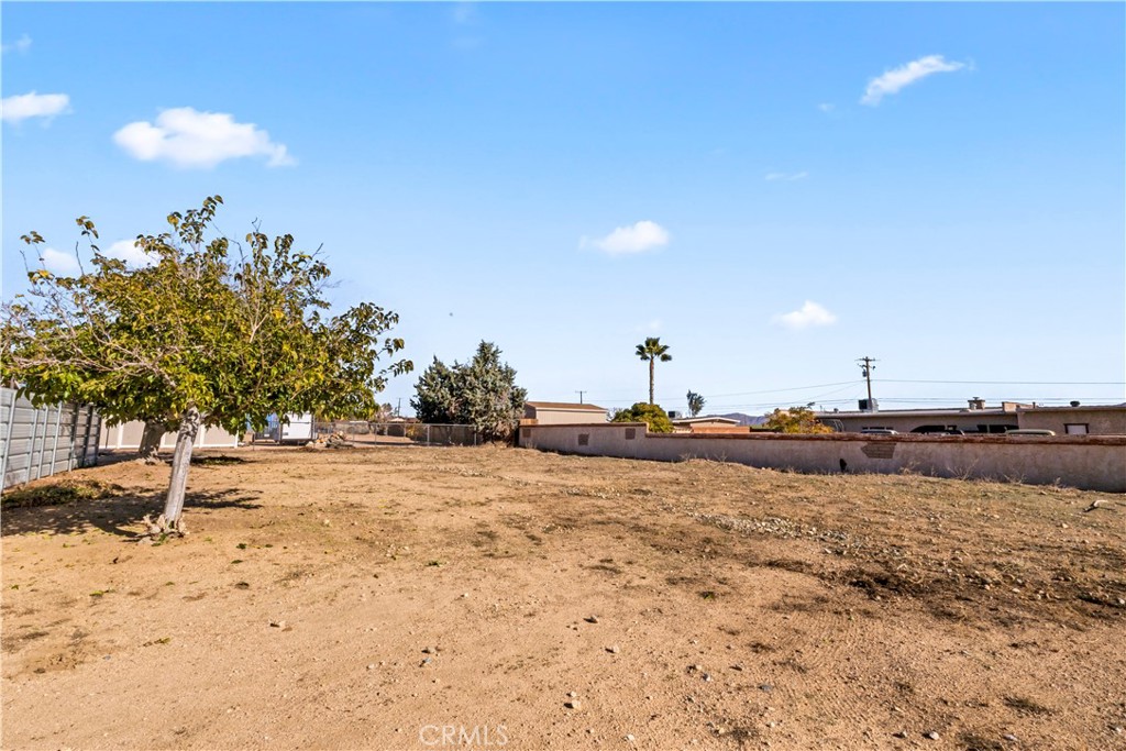 8755 Devon Avenue Hesperia, CA 92345 - Photo 36 of 45 a view of a yard