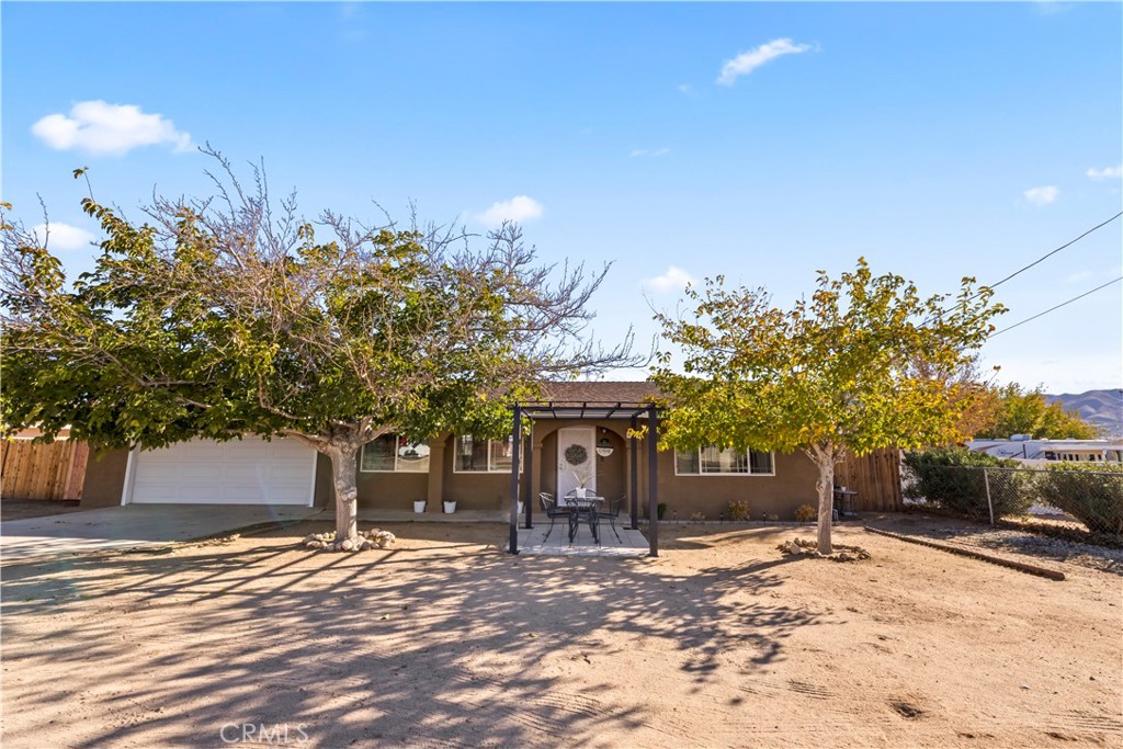 8755 Devon Avenue Hesperia, CA 92345 - Photo 38 of 45 a view of a outdoor space in front of a house
