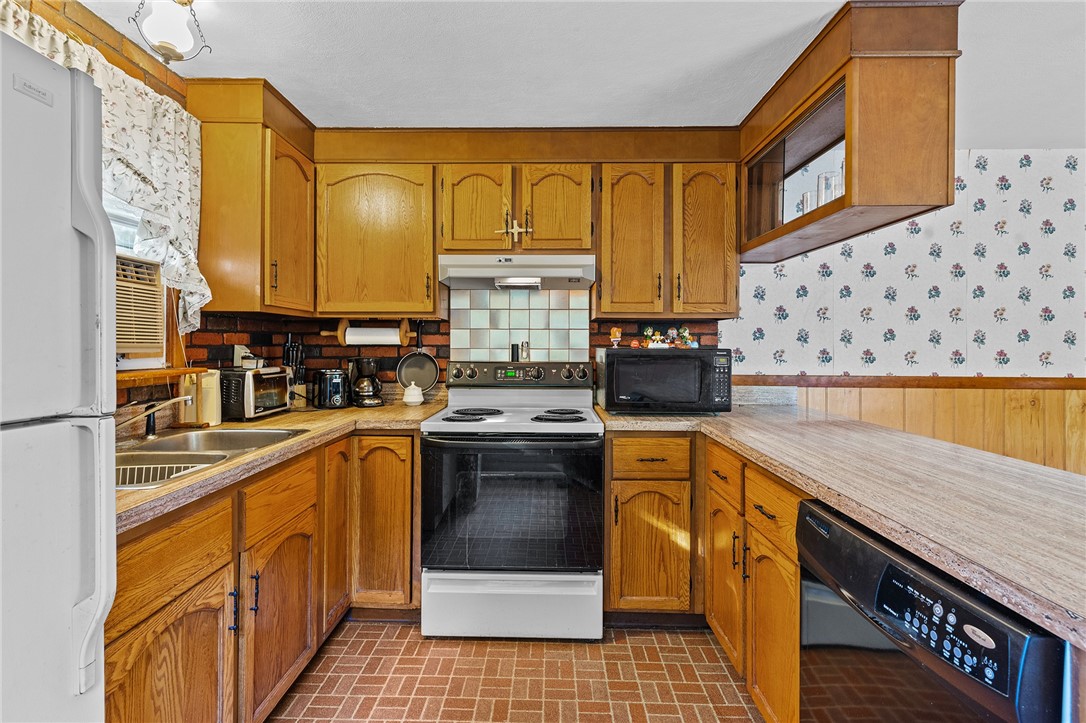 126 Burlingame Road Smithfield, RI 02917 - Photo 8 of 30