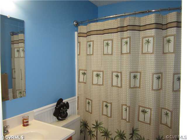 6709 Davis Road Quinton, VA 23141 - Photo 13 of 18 Bathroom