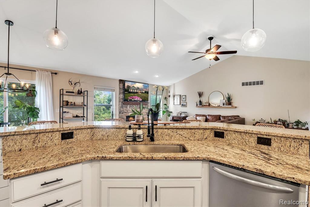 1448 Argentine Road Howell, MI 48843 - Photo 15 of 42