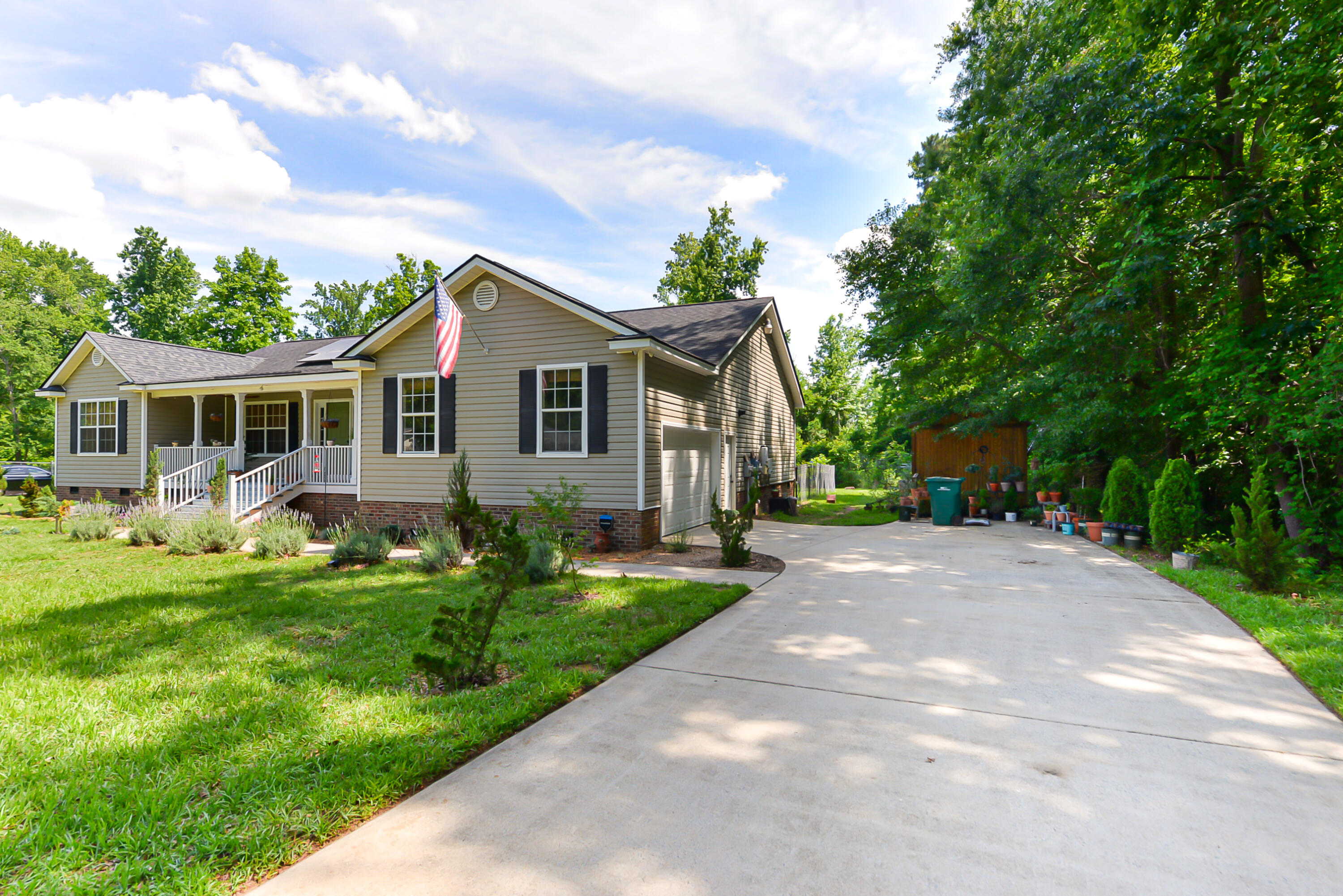 2154 Tanglewood Road Sumter, SC 29154 - Photo 3 of 57 4