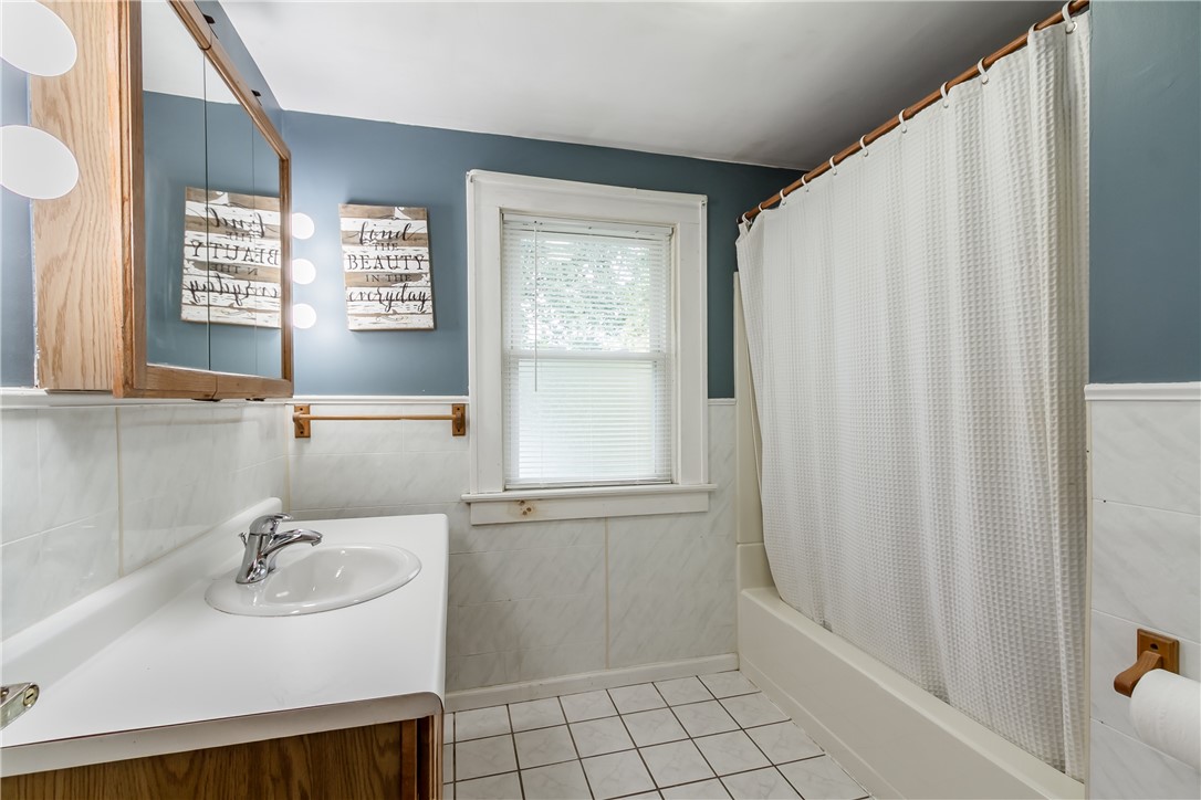 135 Catalpa Road Irondequoit, NY 14617 - Photo 17 of 26