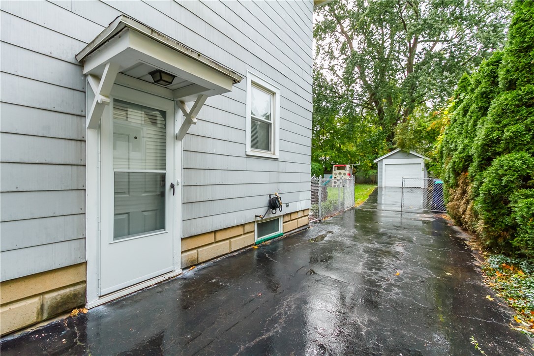 135 Catalpa Road Irondequoit, NY 14617 - Photo 21 of 26