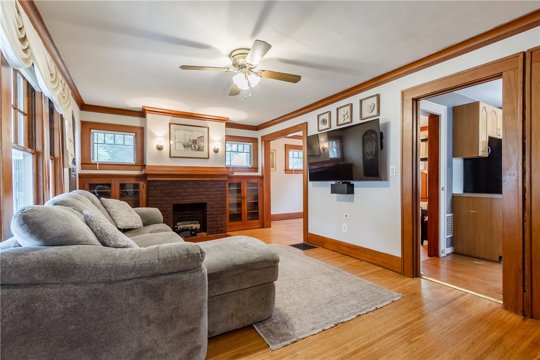 135 Catalpa Road Irondequoit, NY 14617 - Photo 7 of 26