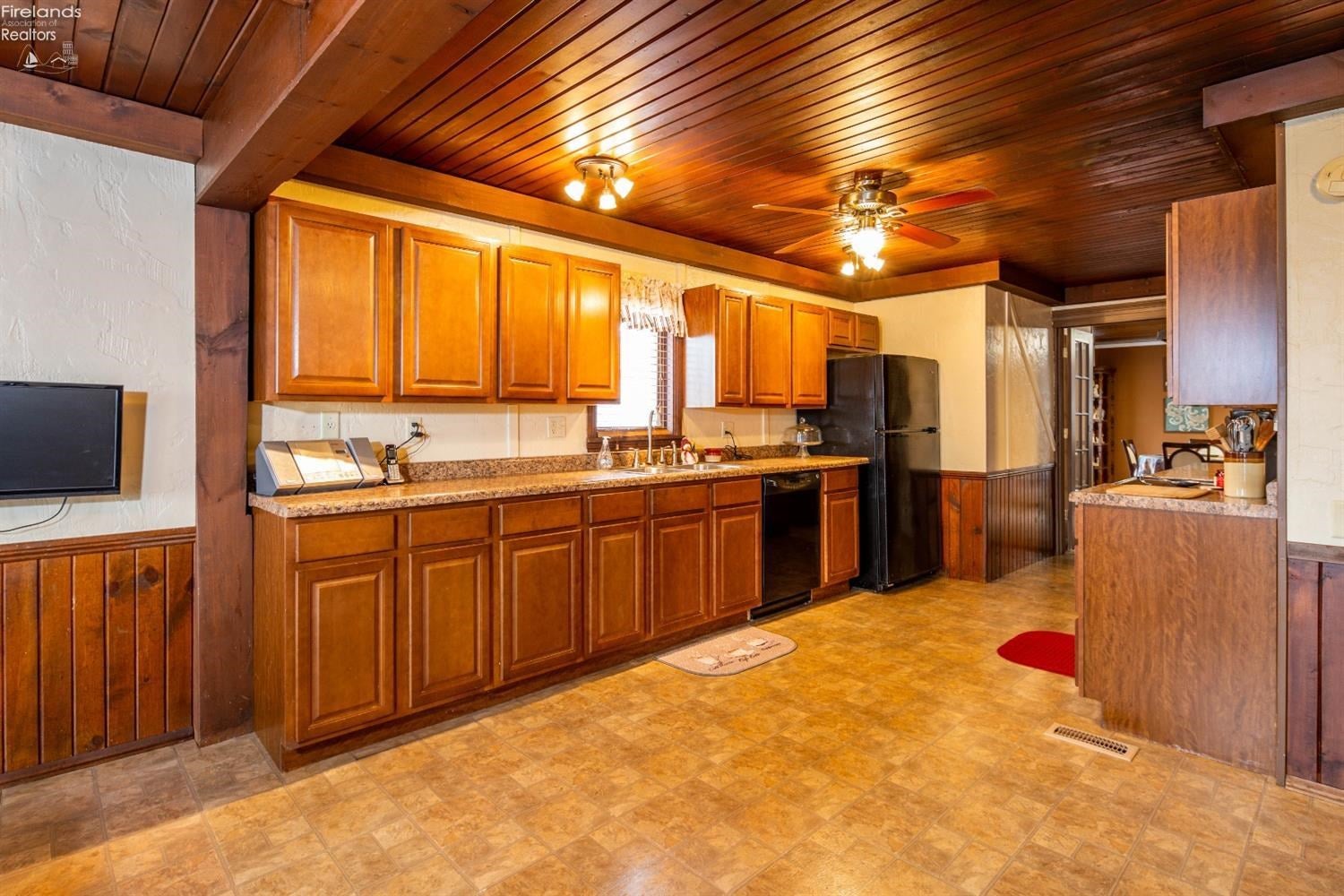 825 Everett Road Fremont, OH 43420 - Photo 4 of 20 Gallery Image 4