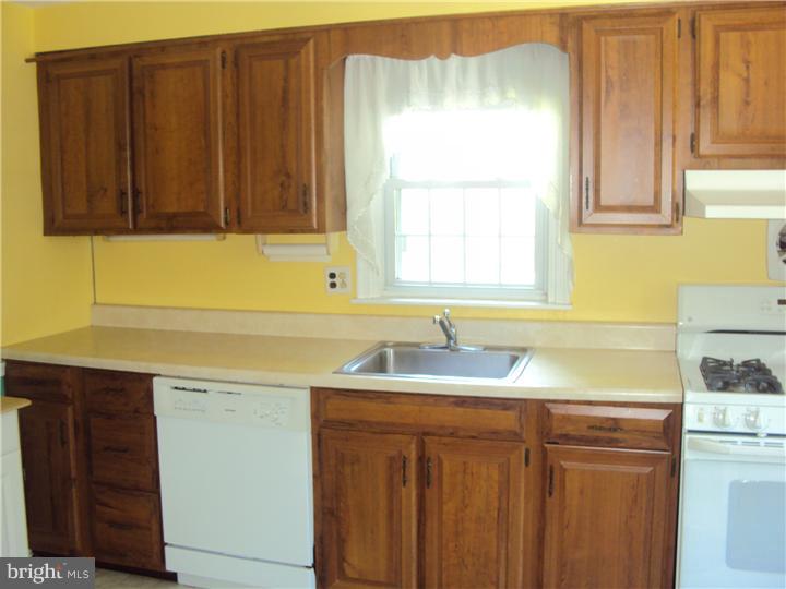 124 Atwood Road Flourtown, PA 19031 - Photo 7 of 12 Kitchen