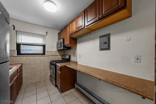 $1,600 | 401 Highway 22, Plainfield, NJ 07060