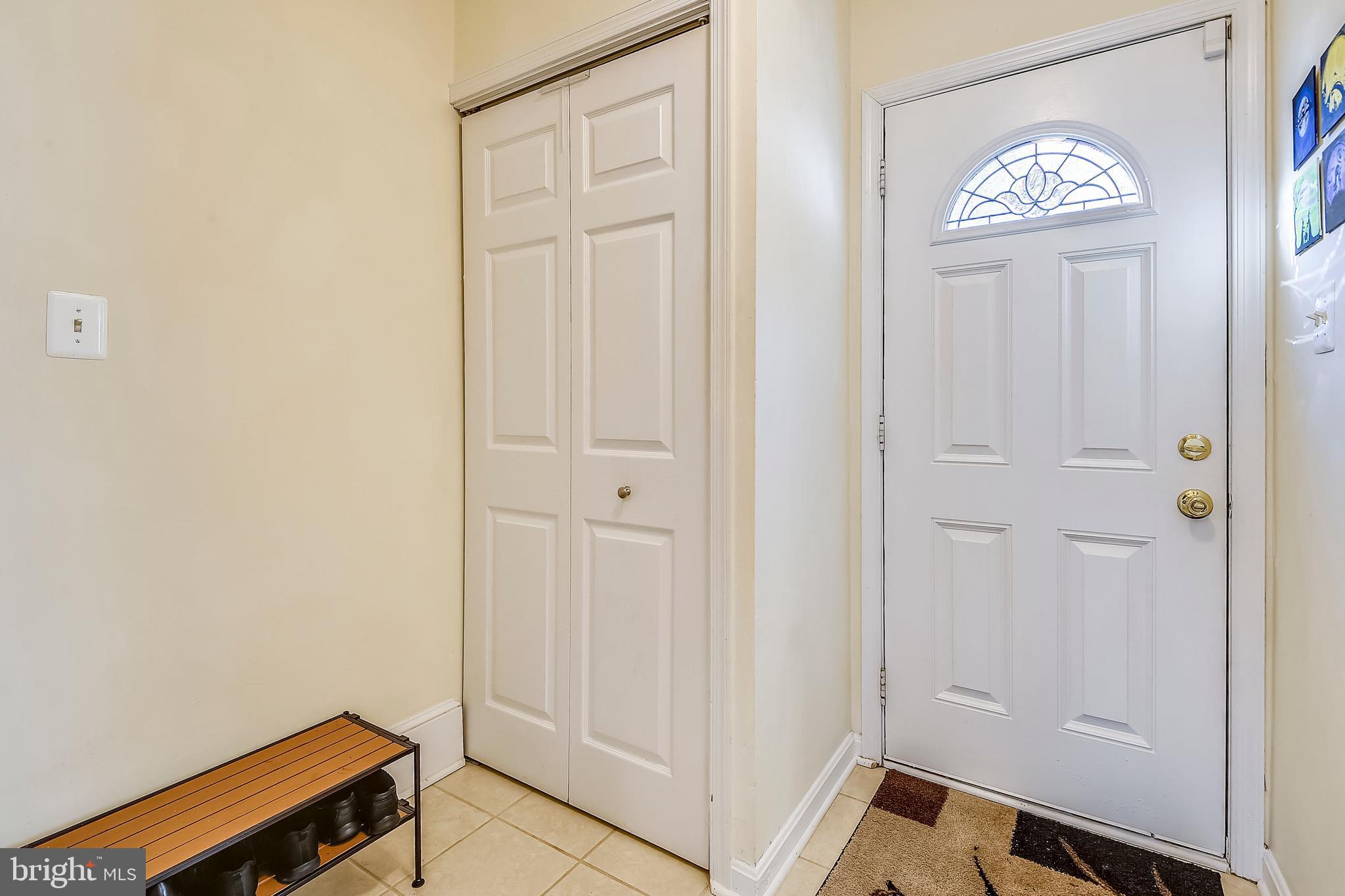 1725 Forestville Road Edgewater, MD 21037 - Photo 4 of 35 Foyer/Entrance