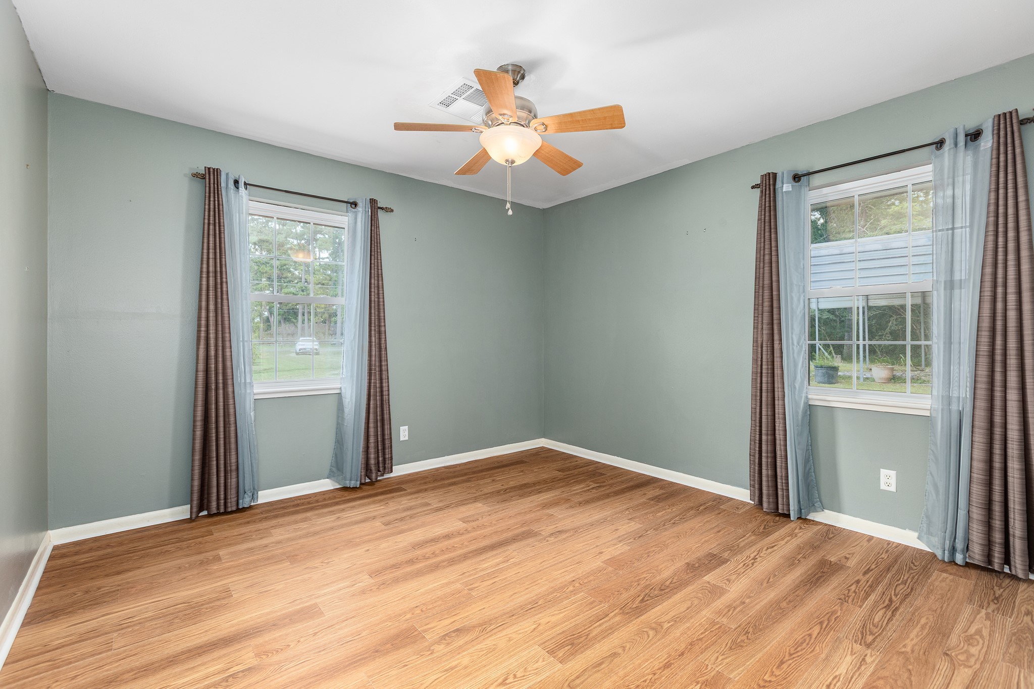 536 Wallisville Road Liberty, TX 77575 - Photo 19 of 44 Gallery Image 19