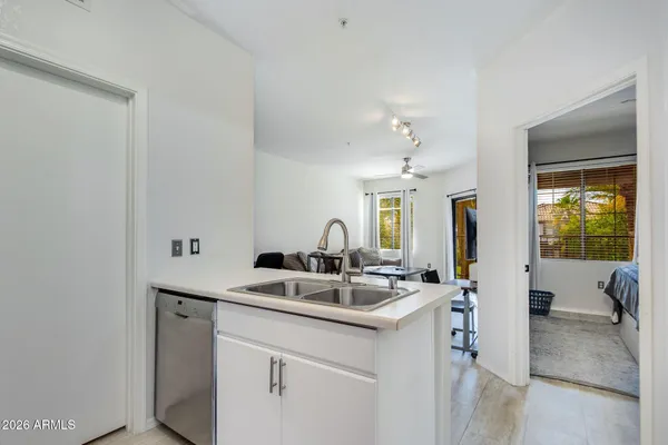 $2,000 | 5302 East Van Buren Street, Unit 3026, Phoenix, AZ 85008