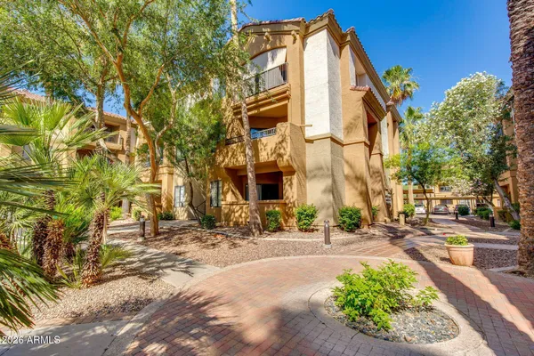 $2,000 | 5302 East Van Buren Street, Unit 3026, Phoenix, AZ 85008