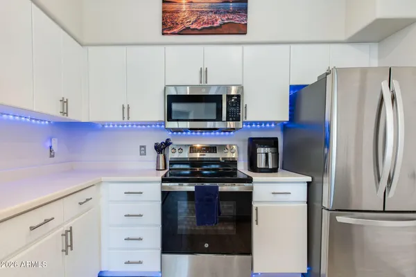 $2,000 | 5302 East Van Buren Street, Unit 3026, Phoenix, AZ 85008