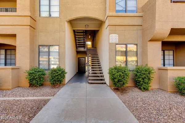$2,000 | 5302 East Van Buren Street, Unit 3026, Phoenix, AZ 85008